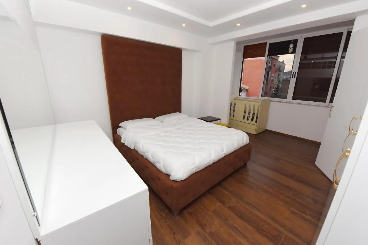 New Luxury Apartment By The Lake Tirana M&J Apartments