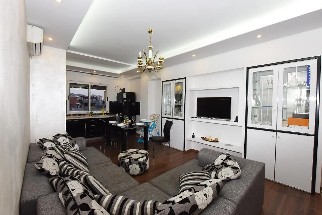 New Luxury Apartment By The Lake Tirana M&J Apartments Albanien