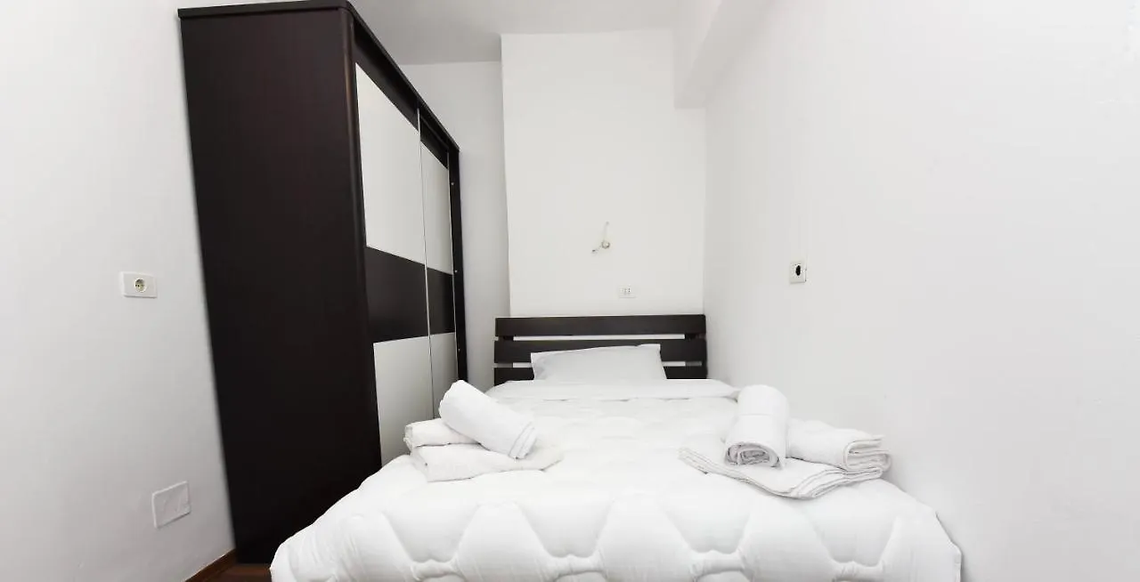 New Luxury Apartment By The Lake Tirana M&J Apartments Albanien